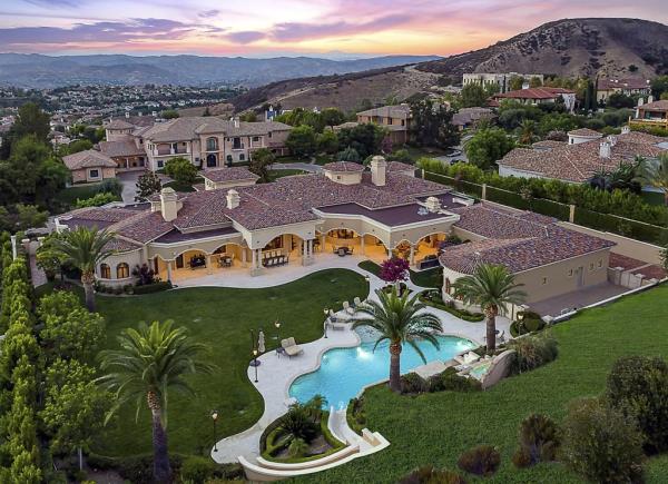 The Calabasas crib stands on a 1.6-acre lot.